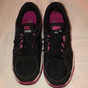 Women’s Nike Black and hot pink tennis shoes